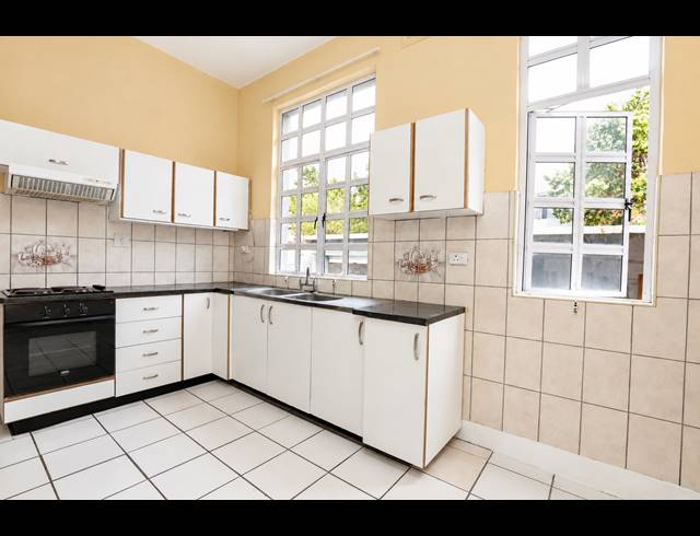 2 BEDROOM APARTMENT FOR SALE IN GLENWOOD